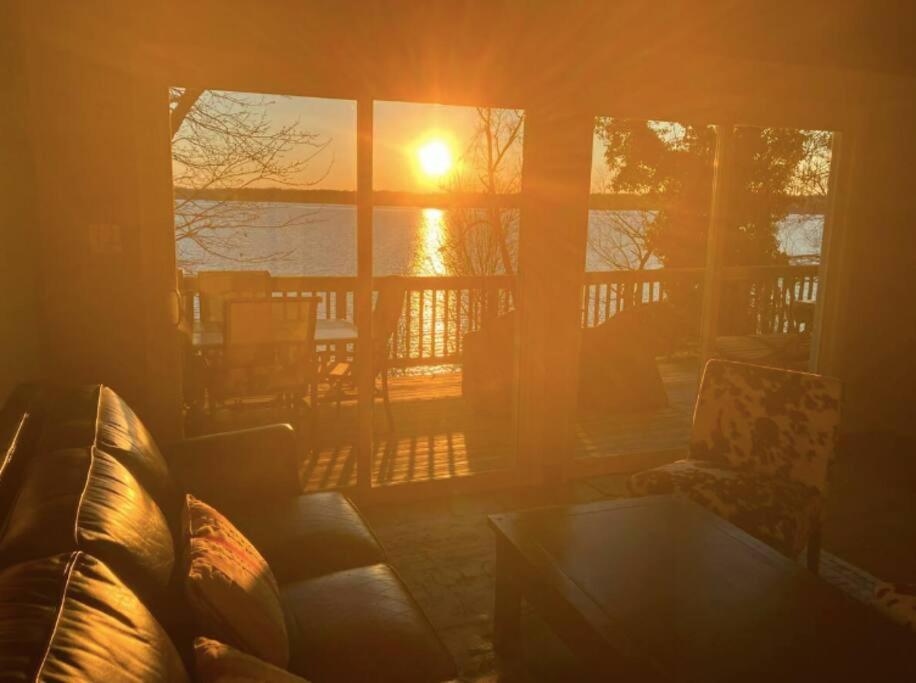 2 Bedroom Newly Renovated Waterfront Home; 10 Min From Mgm & The Gaylord Форт Вашингтон Екстериор снимка