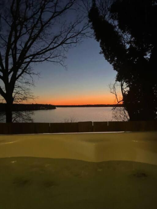 2 Bedroom Newly Renovated Waterfront Home; 10 Min From Mgm & The Gaylord Форт Вашингтон Екстериор снимка